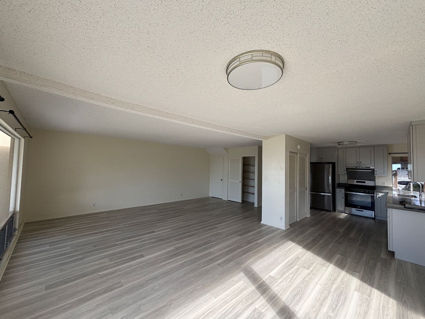 Waipahu House: 94-1059 Leomana Place