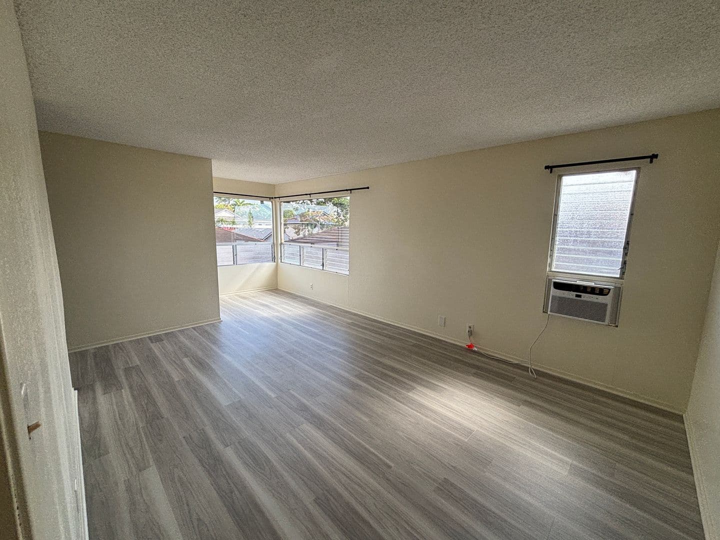 Waipahu House: 94-1059 Leomana Place