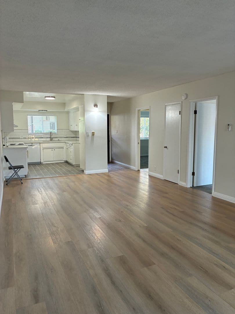 Sierra Madre Apartment: 53 Suffolk Ave.