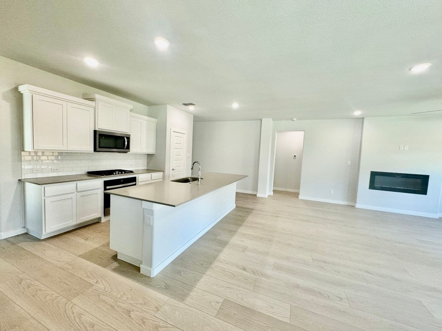 Melissa House: 1105 Mahogany Dr