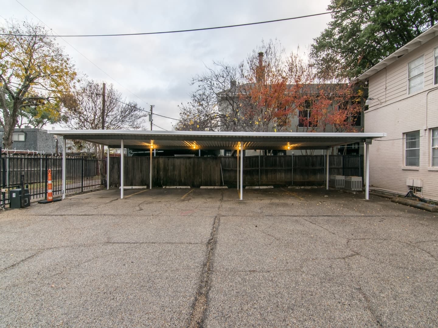 Dallas House: 4311 Cole Avenue