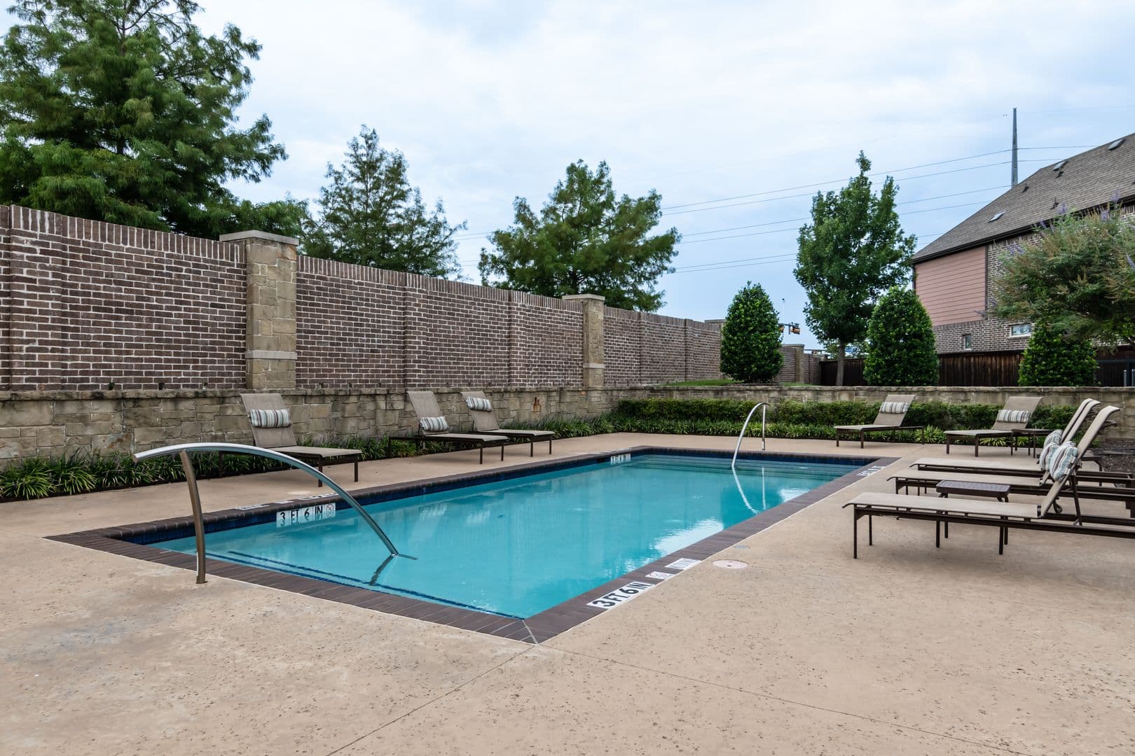 Richardson House: 5432 Caine Rd