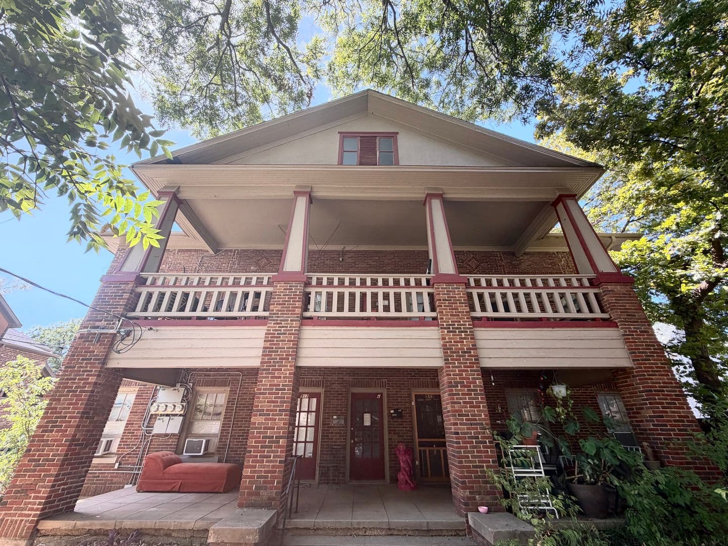 Denton House: 919.5 N Austin St