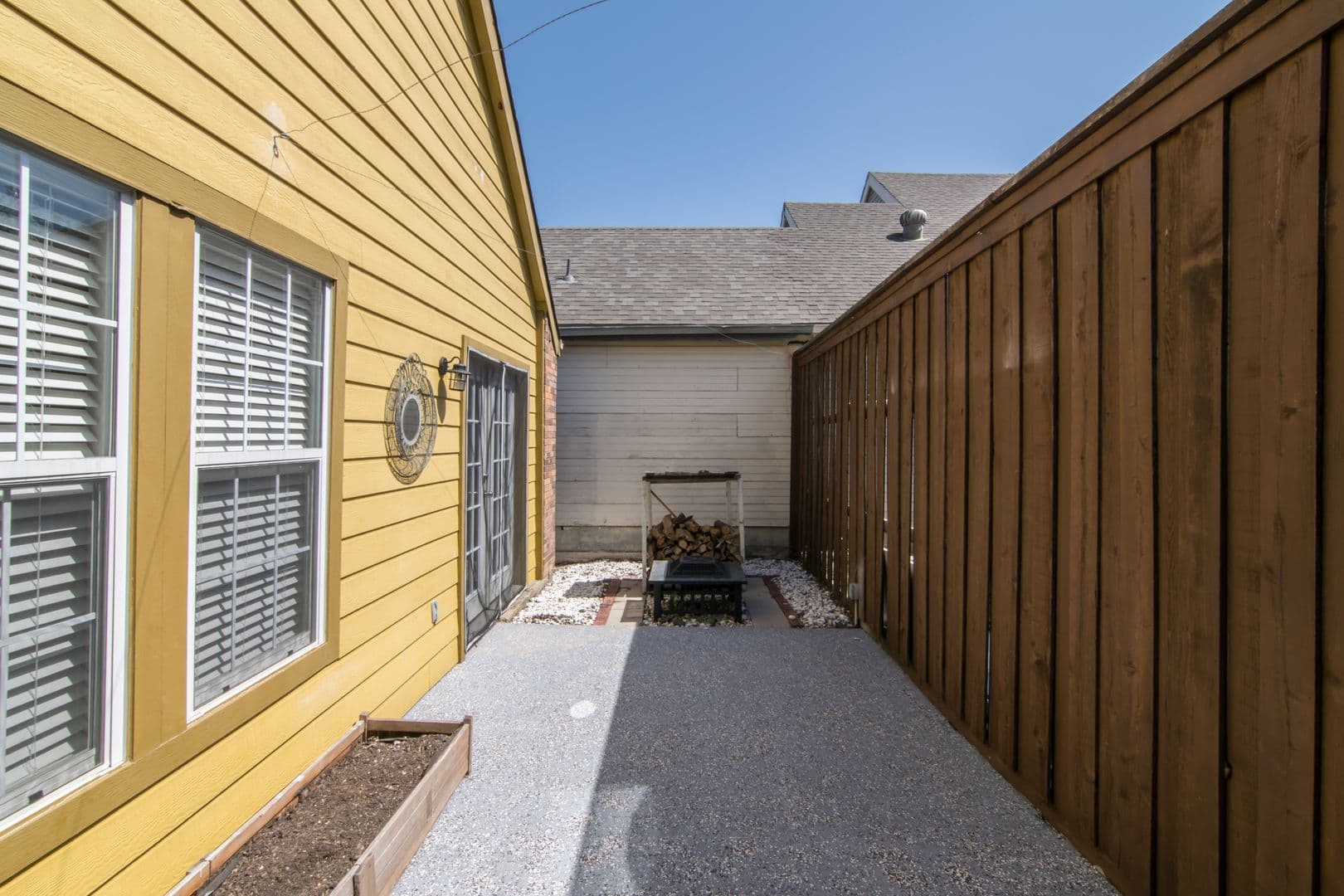 Dallas House: 3142 Royal Gable Drive