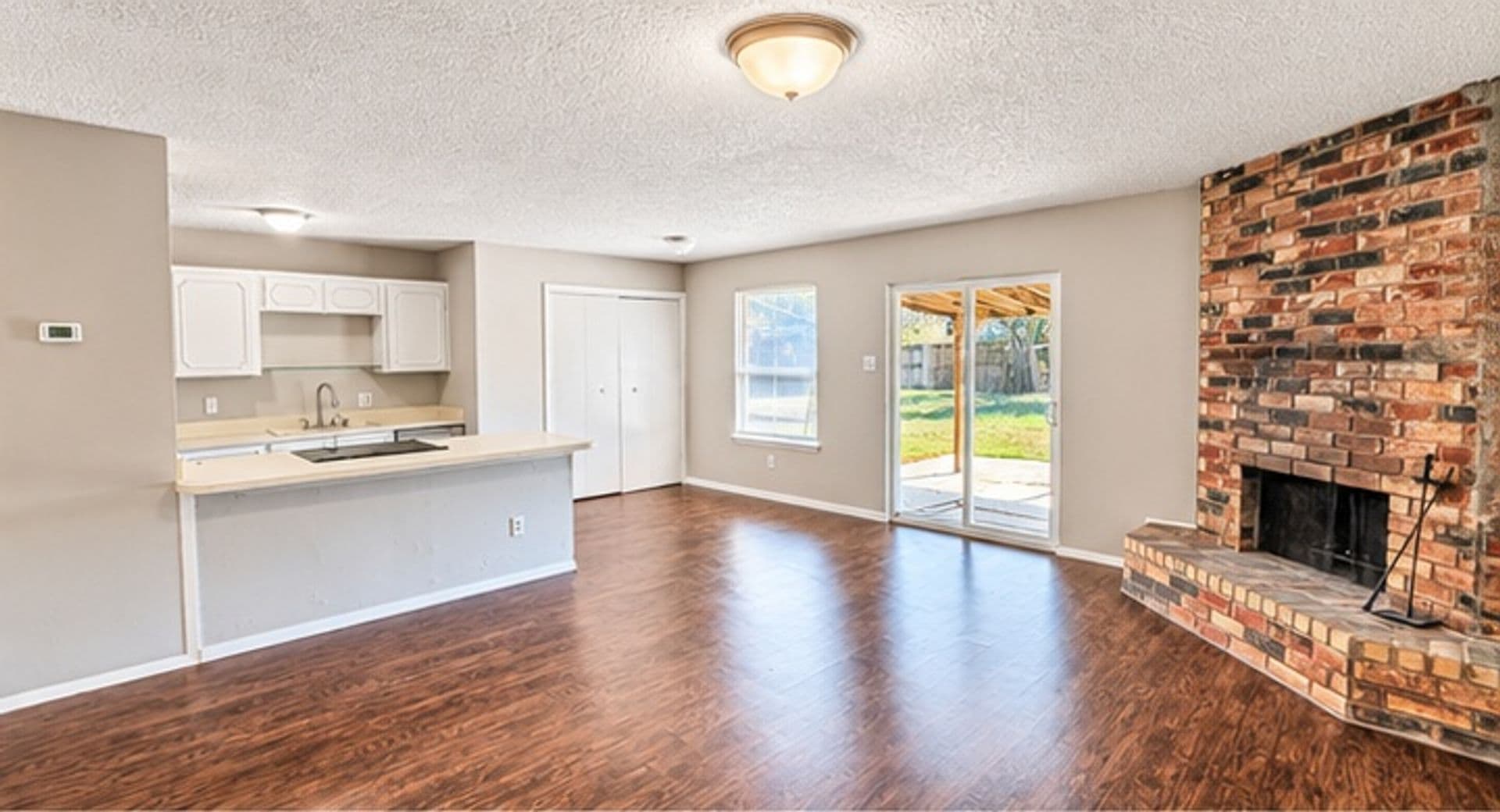 Mansfield House: 600 Stell Ave.