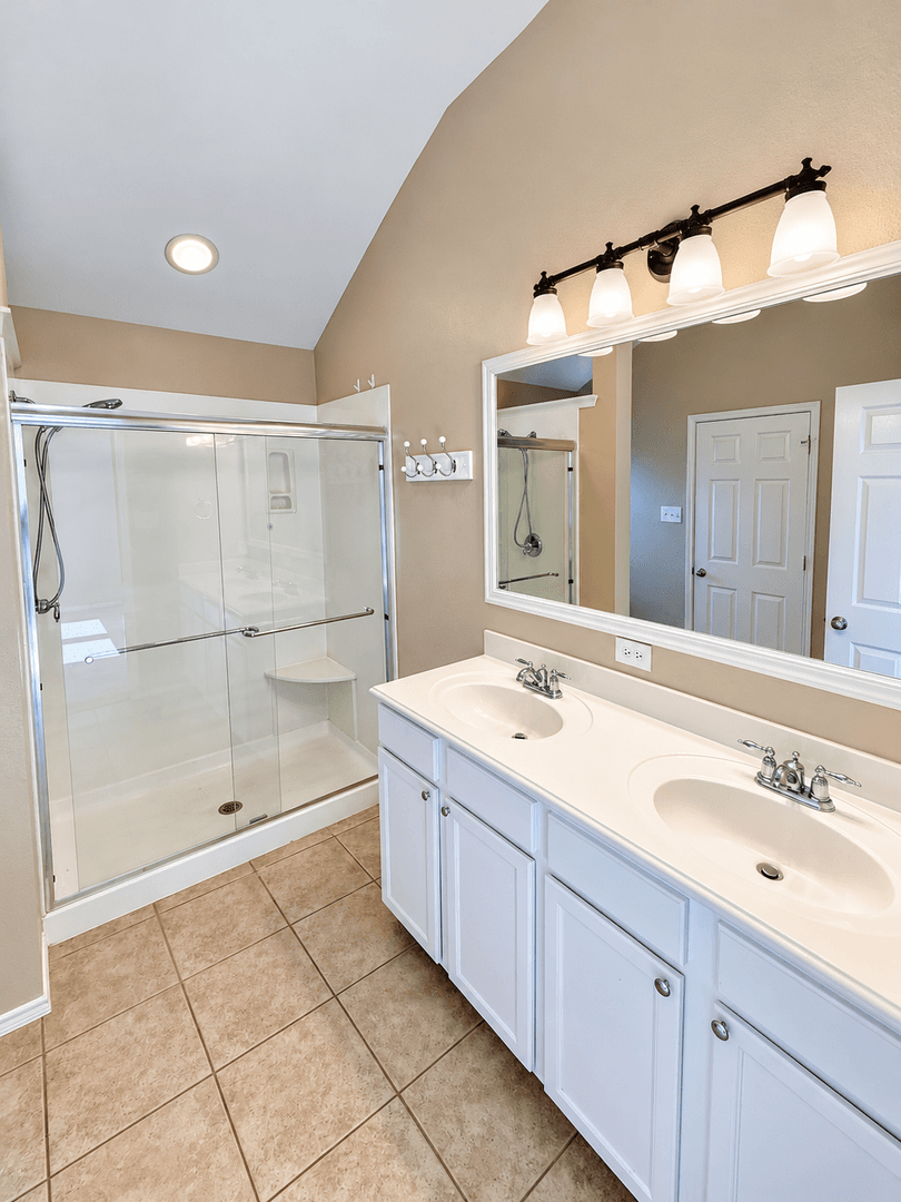 Forney House: 2111 Red River Rd