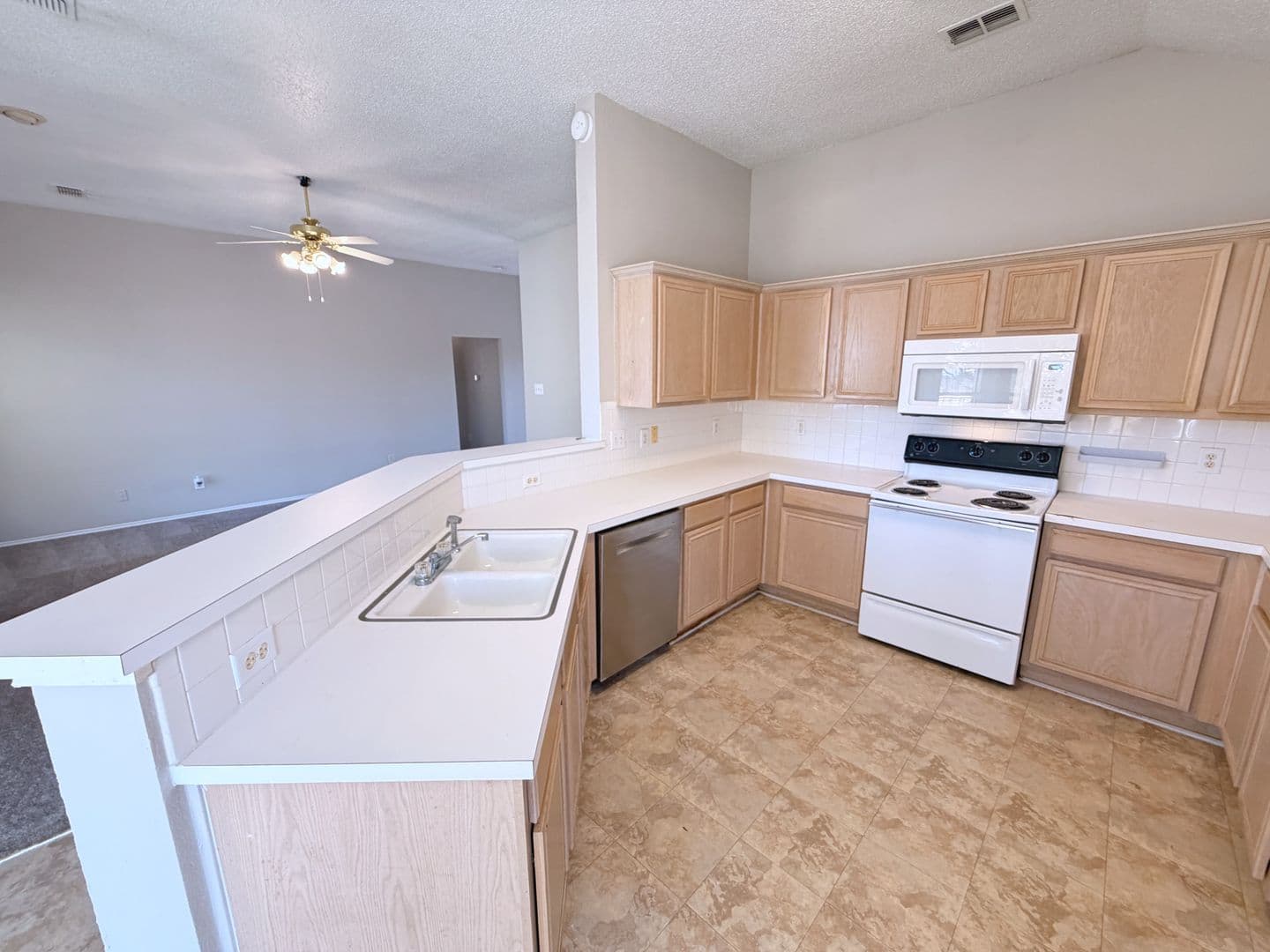 Mesquite House: 2617 Ash Creek