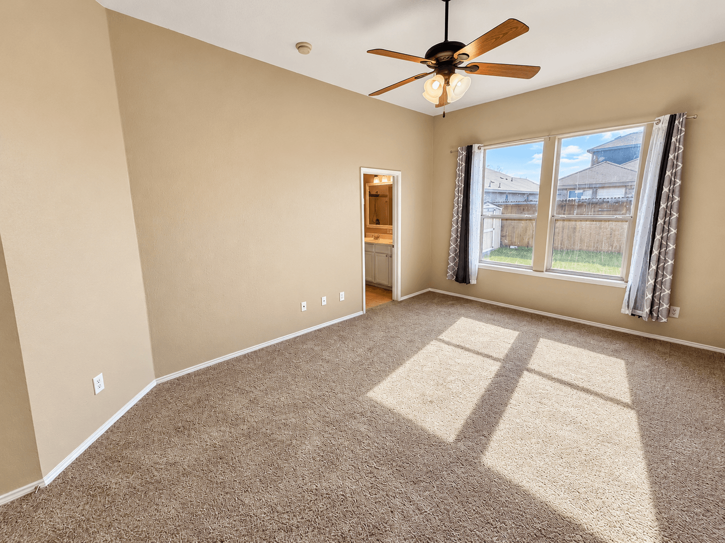 Forney House: 2111 Red River Rd
