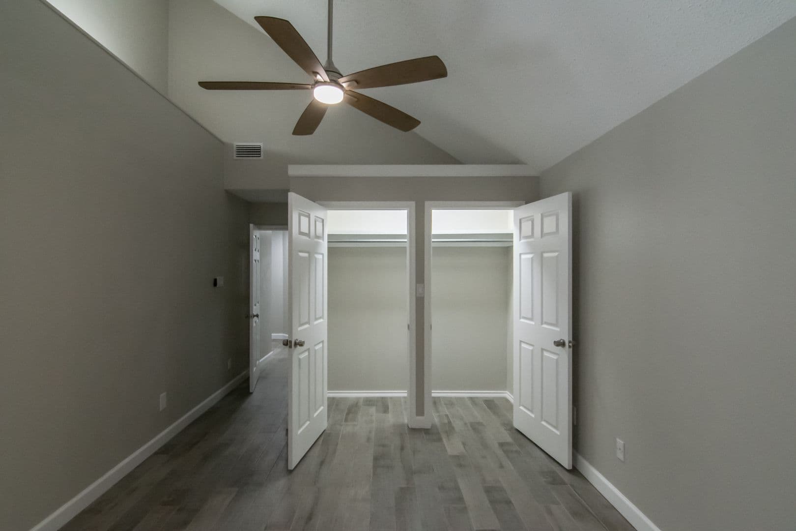 Dallas House: 3142 Royal Gable Drive