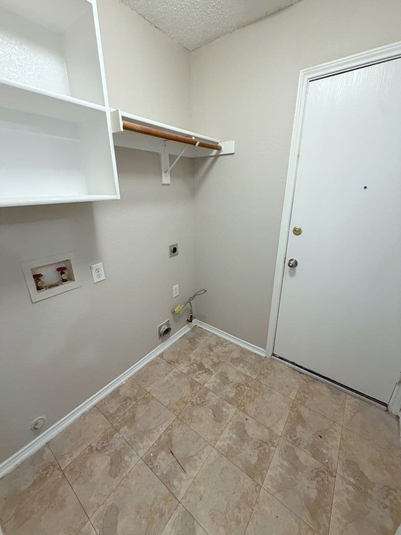 Mesquite House: 2617 Ash Creek
