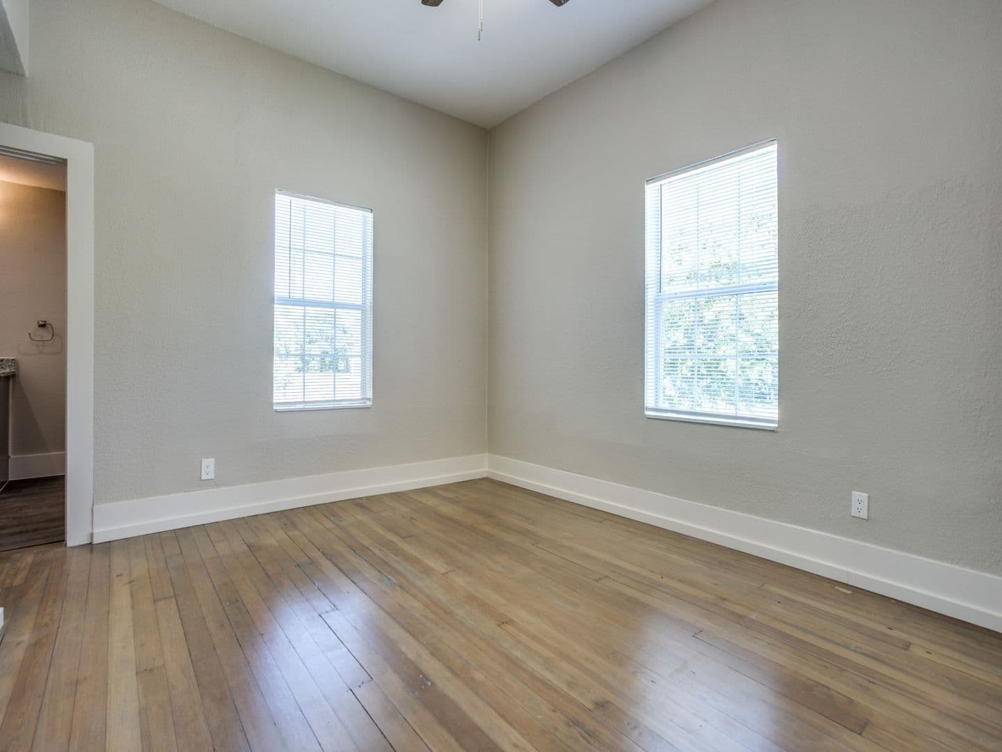 Denison House: 901 W. Morton