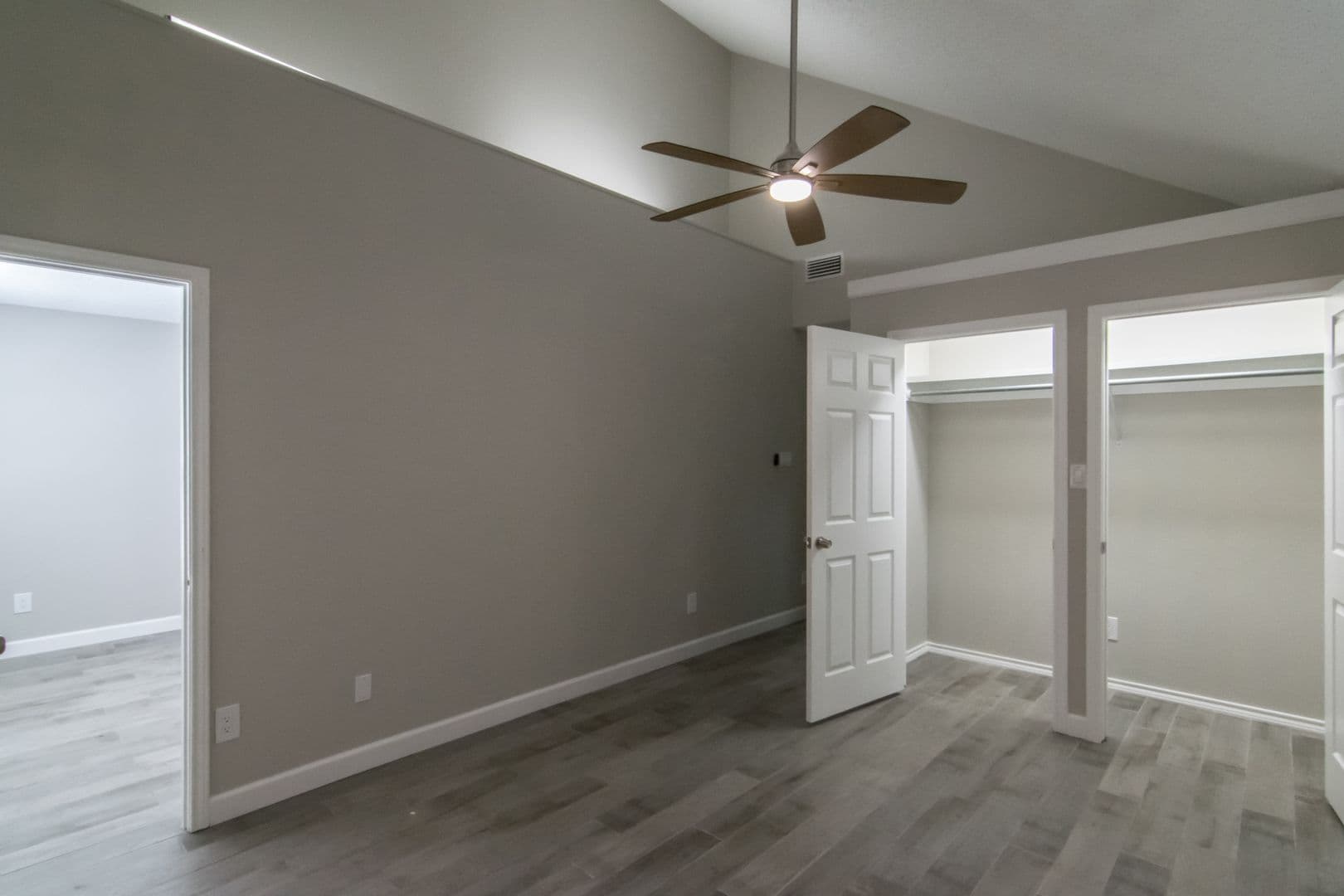 Dallas House: 3142 Royal Gable Drive