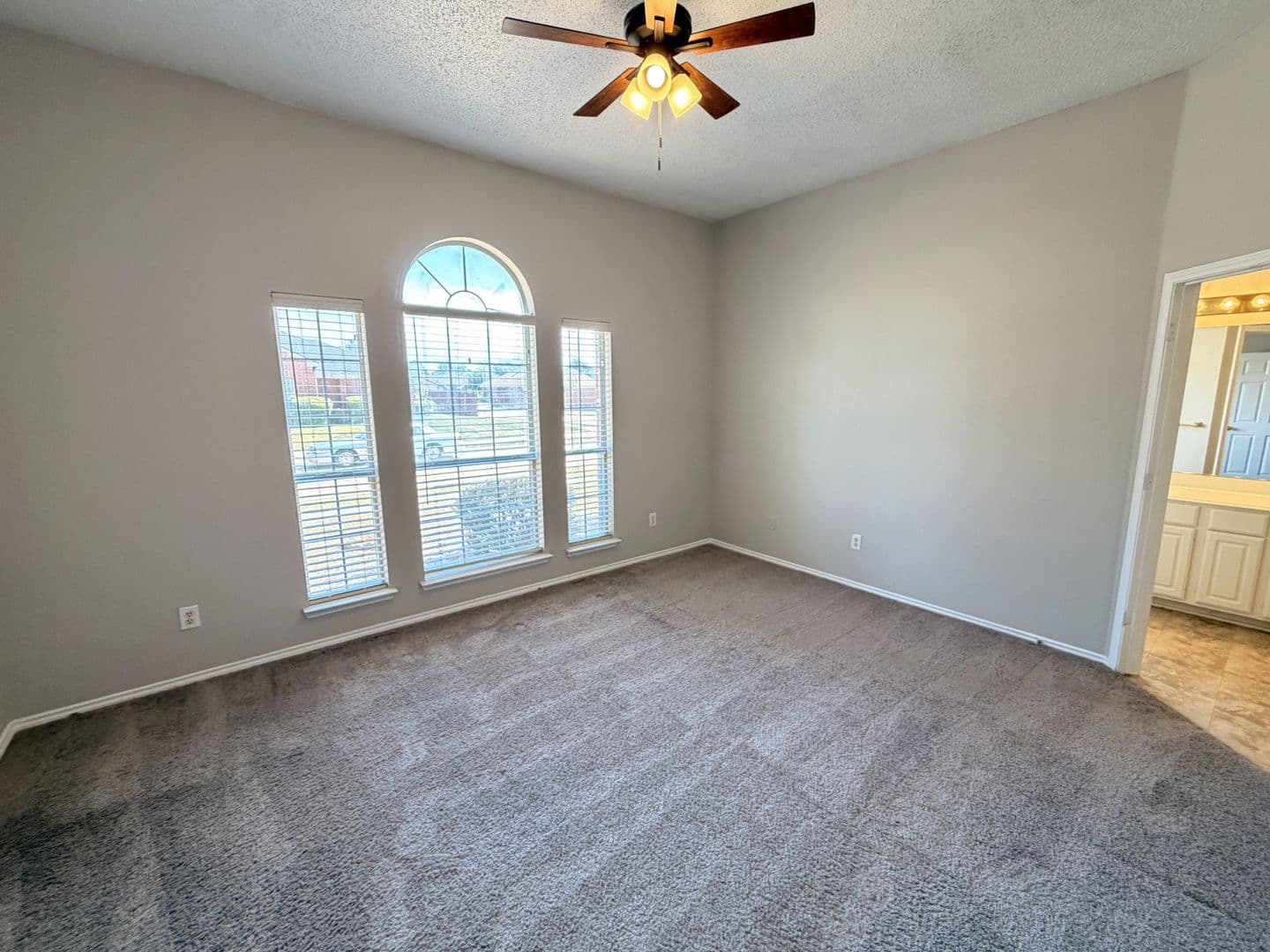 Mesquite House: 2617 Ash Creek