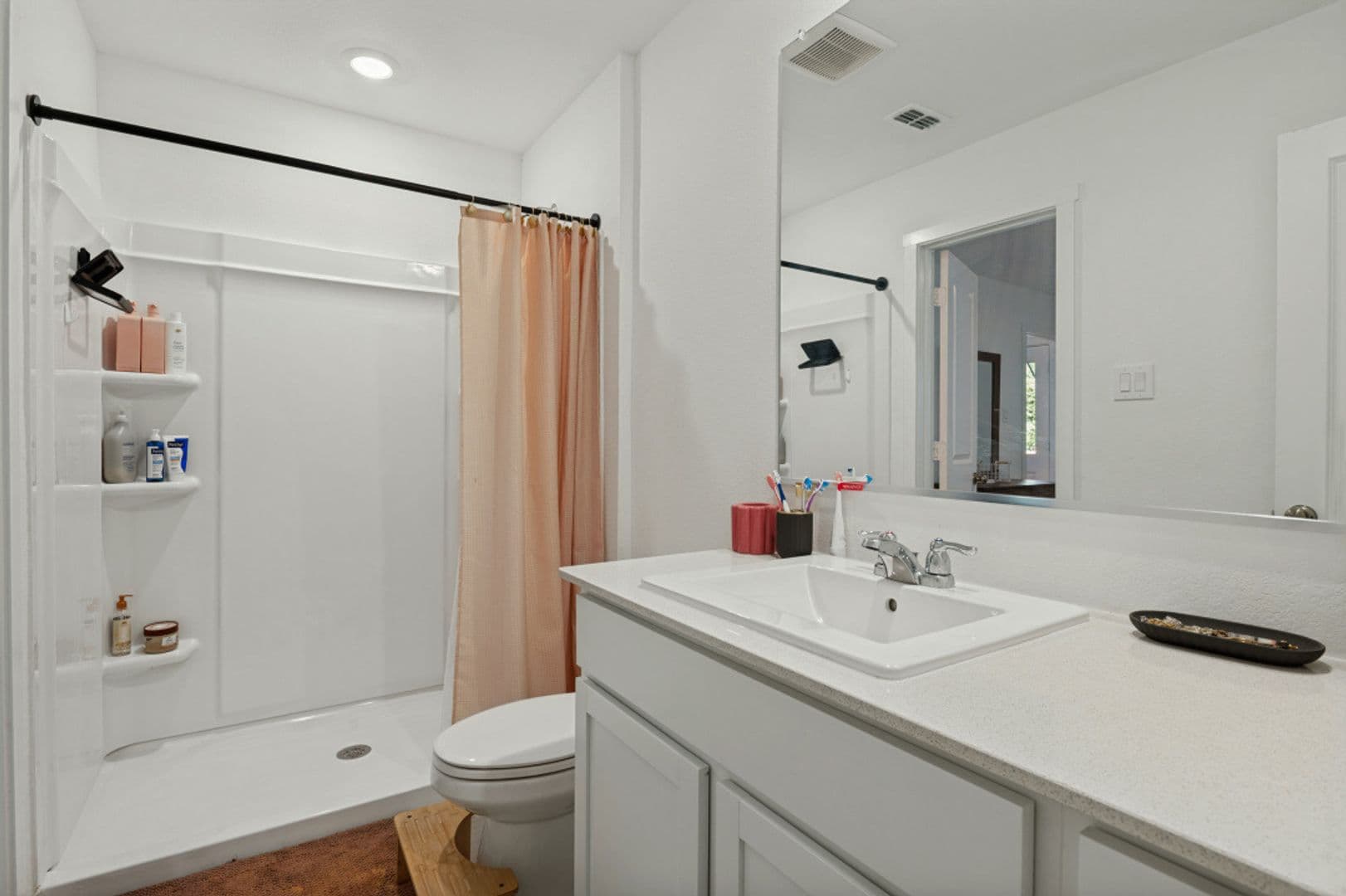 Wilmer House: 238 Willow Way