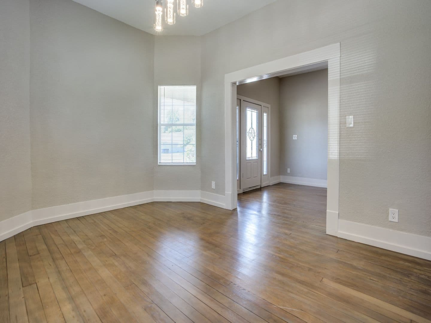 Denison House: 901 W. Morton