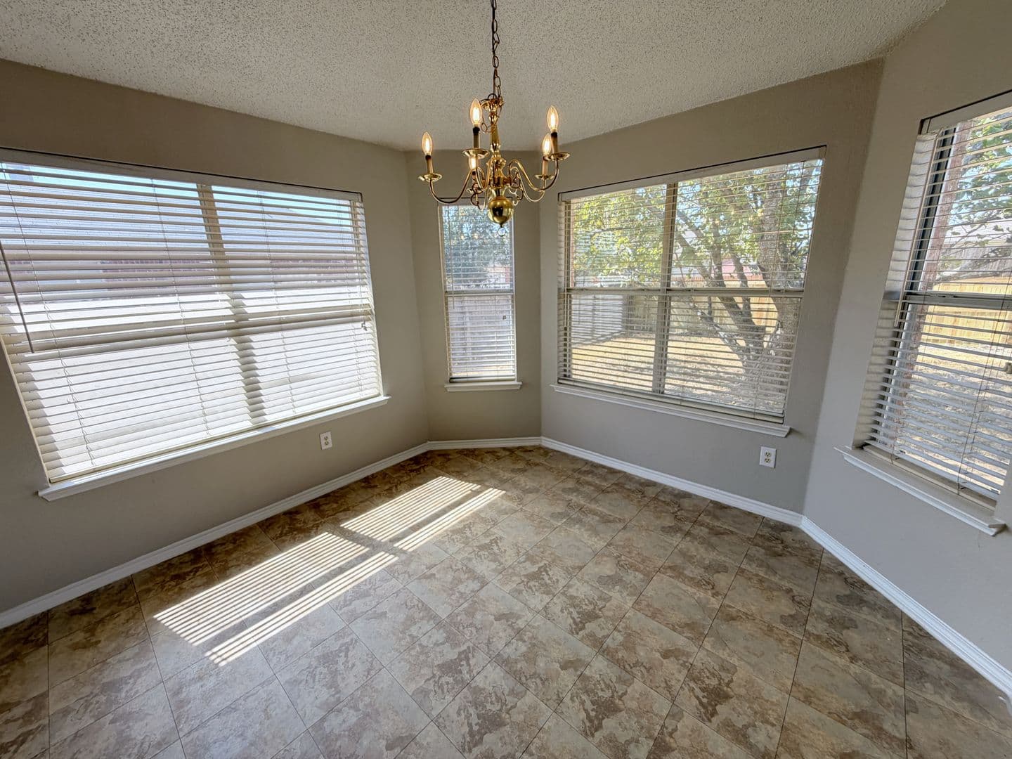 Mesquite House: 2617 Ash Creek