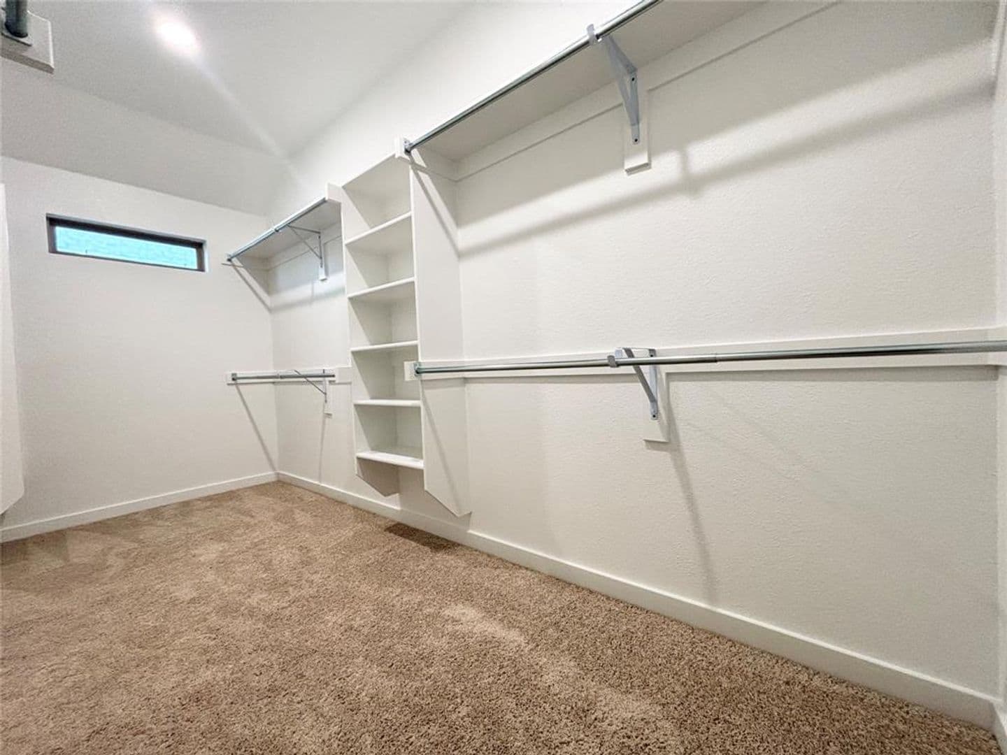 Melissa House: 1105 Mahogany Dr
