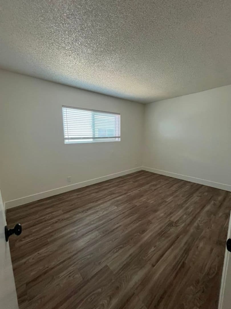 Imperial Beach Apartment: 1415 14th St.