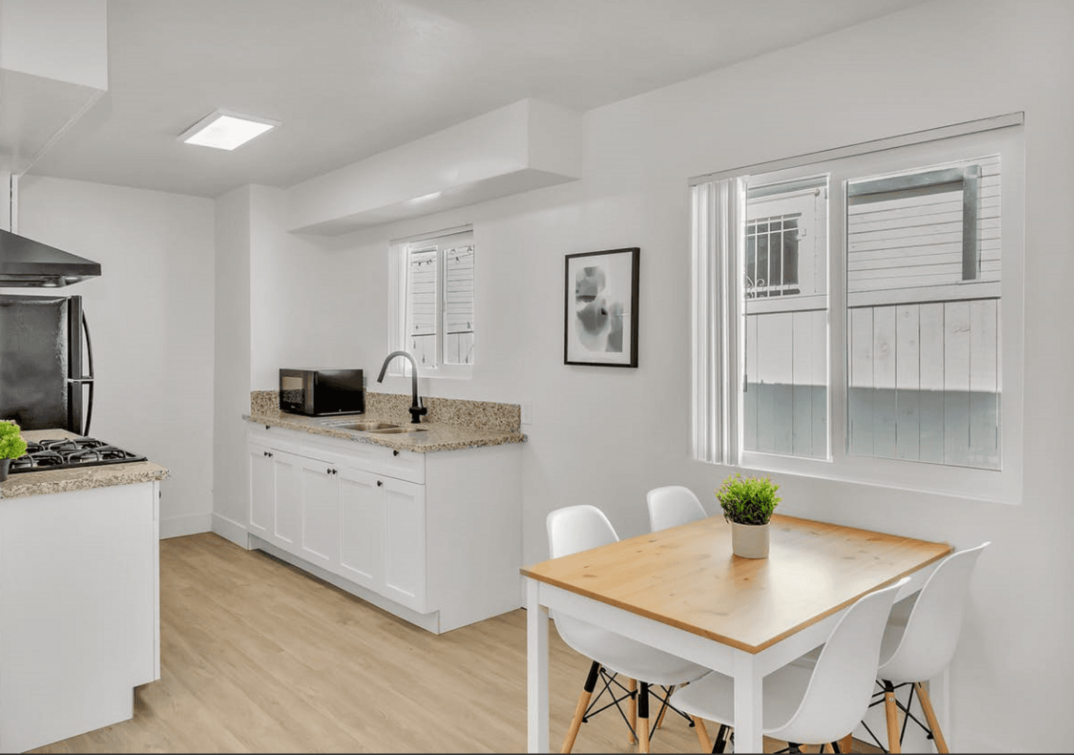 San Diego Apartment: 1646 J Street