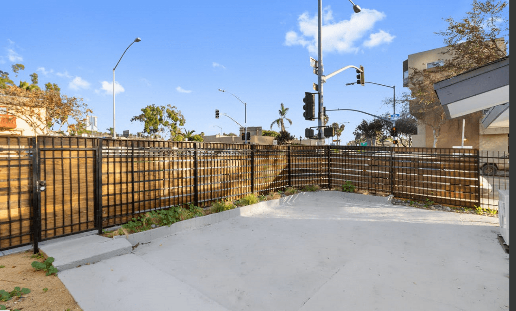 San Diego Apartment: 1646 J Street