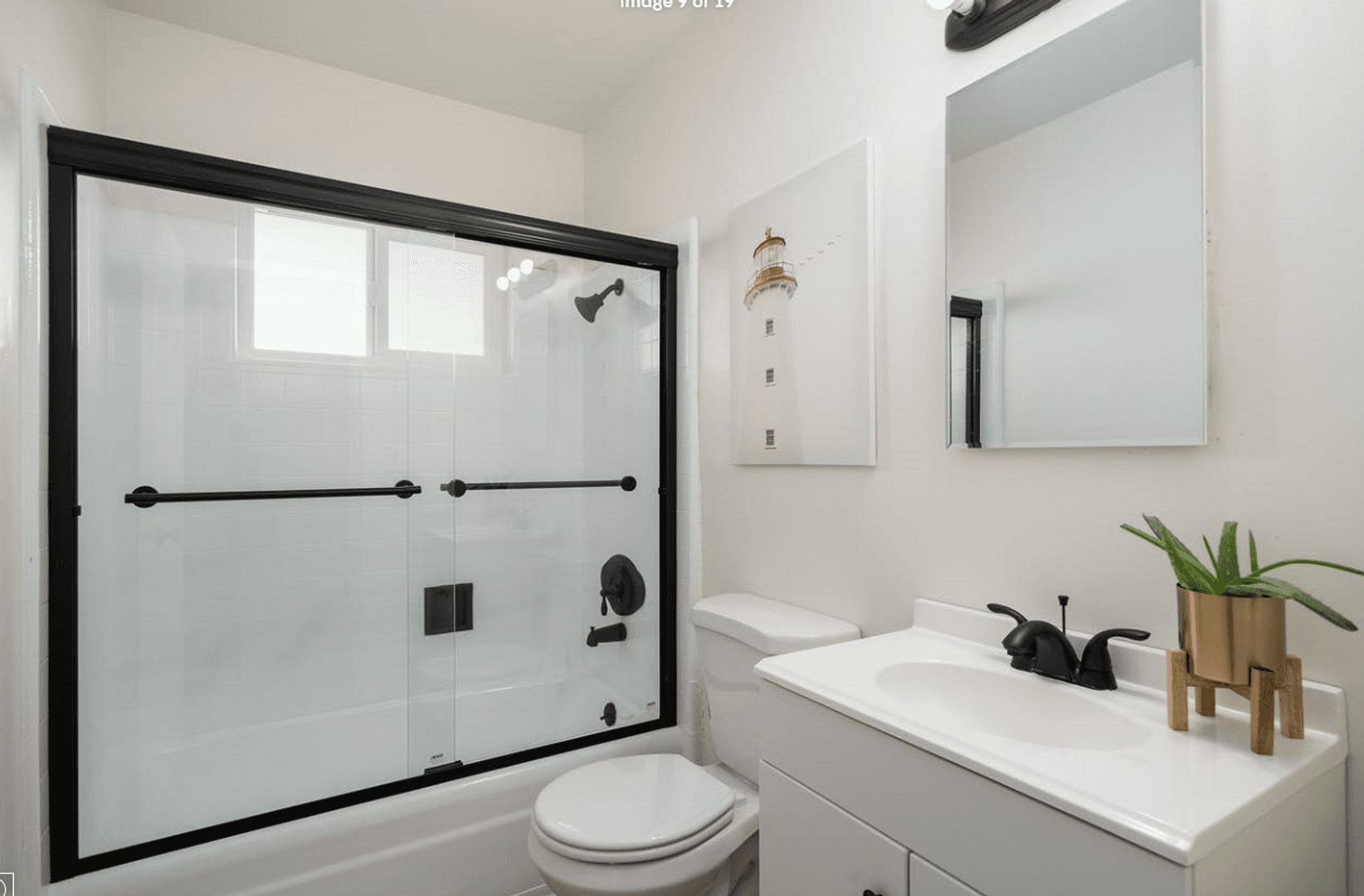 San Diego Apartment: 1646 J Street
