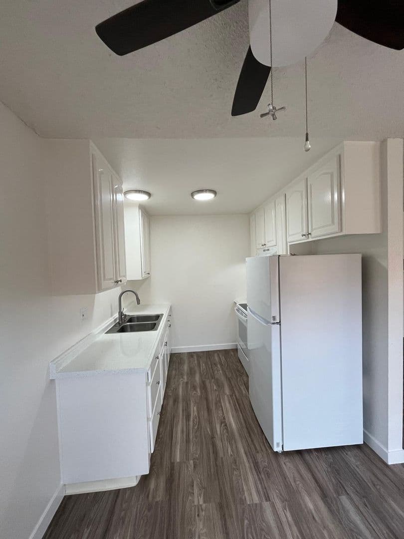 Imperial Beach Apartment: 1380 Hemlock ave