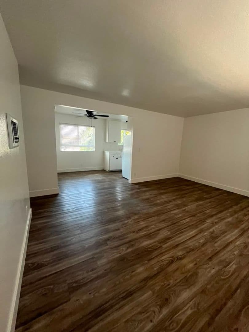 Imperial Beach Apartment: 1415 14th St.