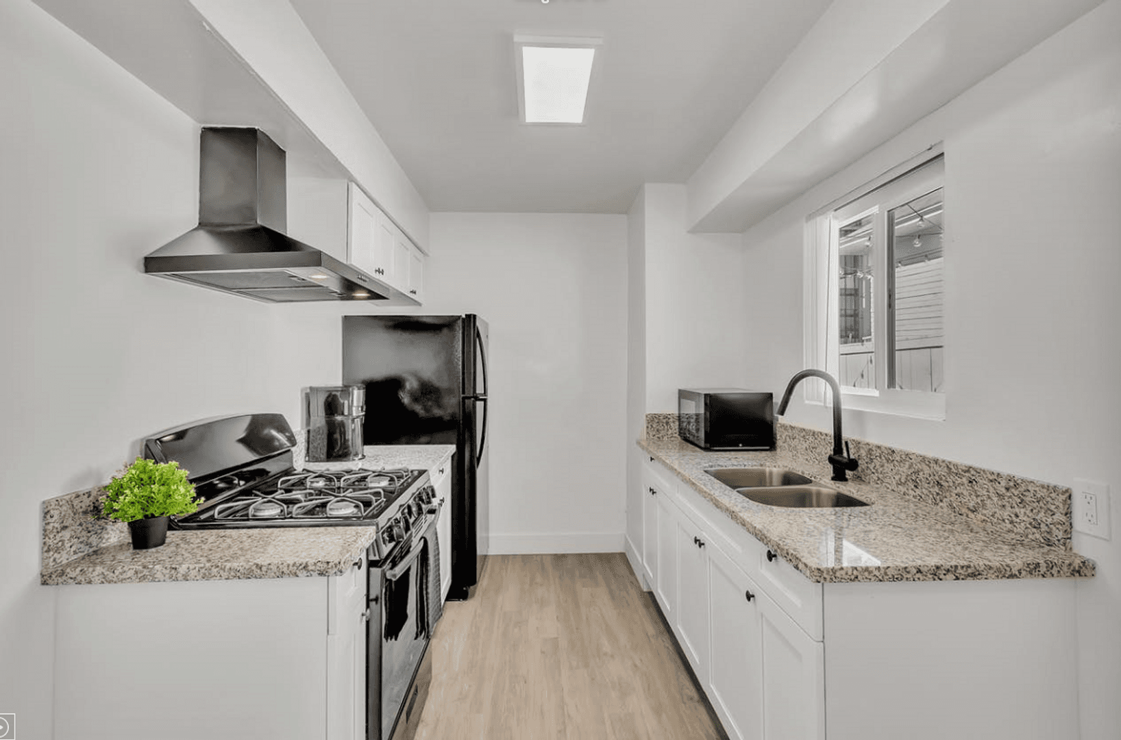 San Diego Apartment: 1646 J Street