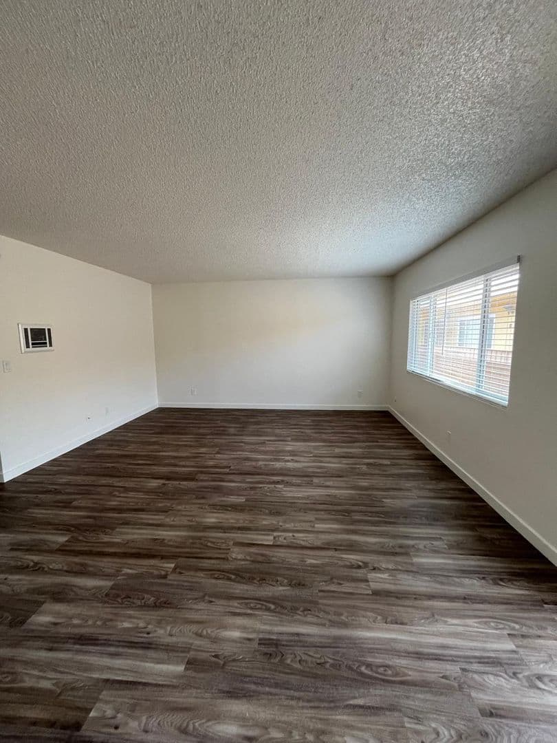 Imperial Beach Apartment: 1380 Hemlock ave