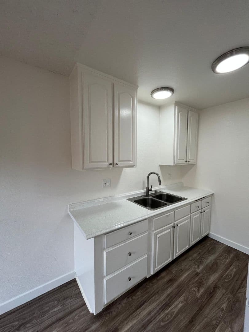 Imperial Beach Apartment: 1380 Hemlock ave