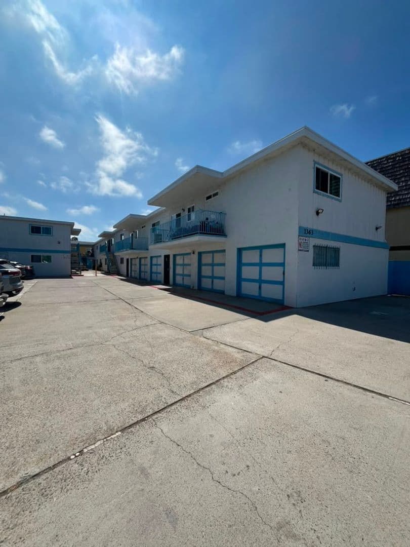 Imperial Beach Apartment: 1415 14th St.