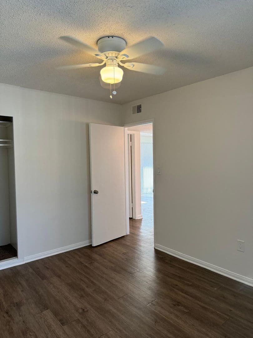 San Diego Apartment: 8501-49 Glenhaven