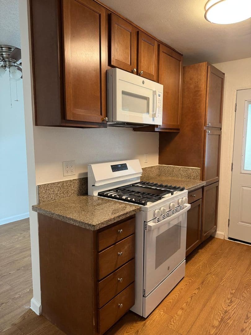 San Diego Apartment: 8501-49 Glenhaven