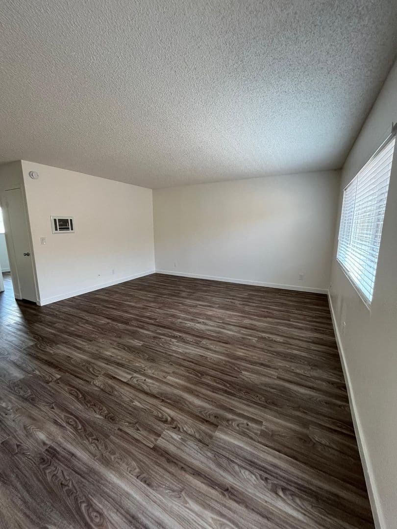 Imperial Beach Apartment: 1380 Hemlock ave