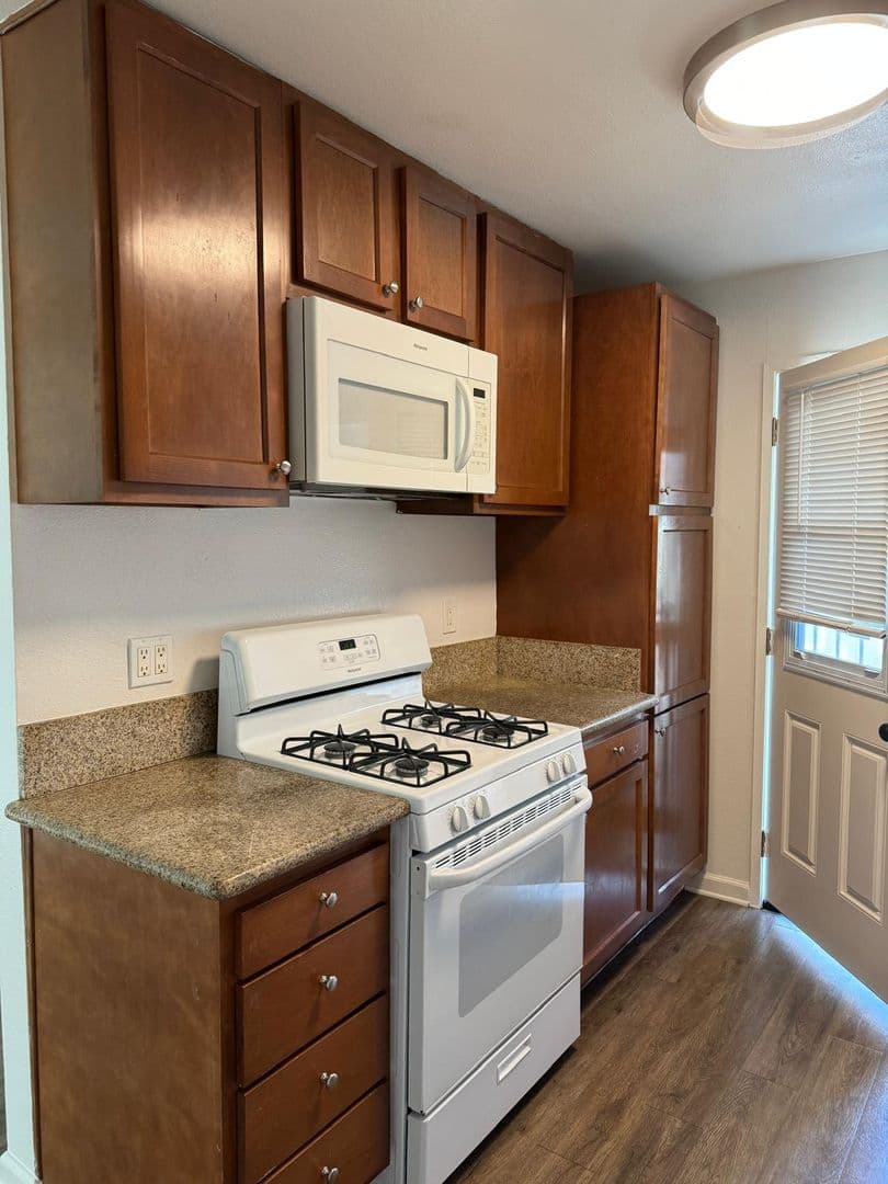 San Diego Apartment: 8501-49 Glenhaven