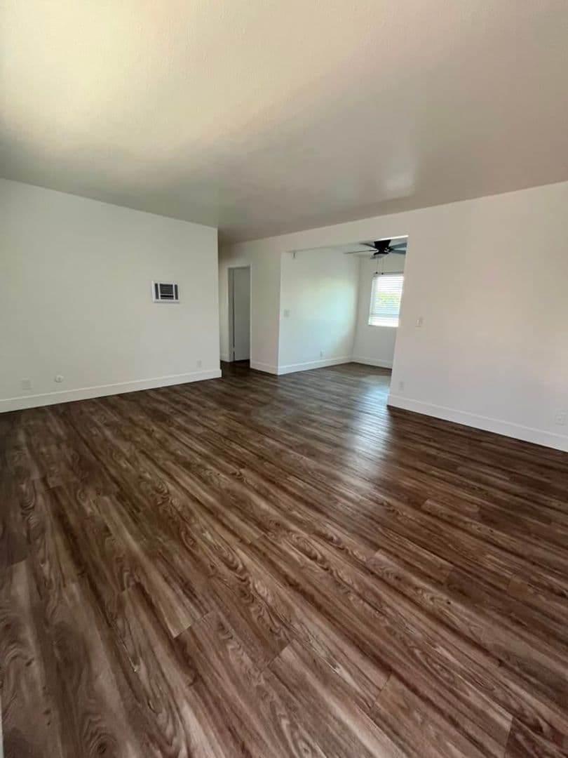 Imperial Beach Apartment: 1415 14th St.