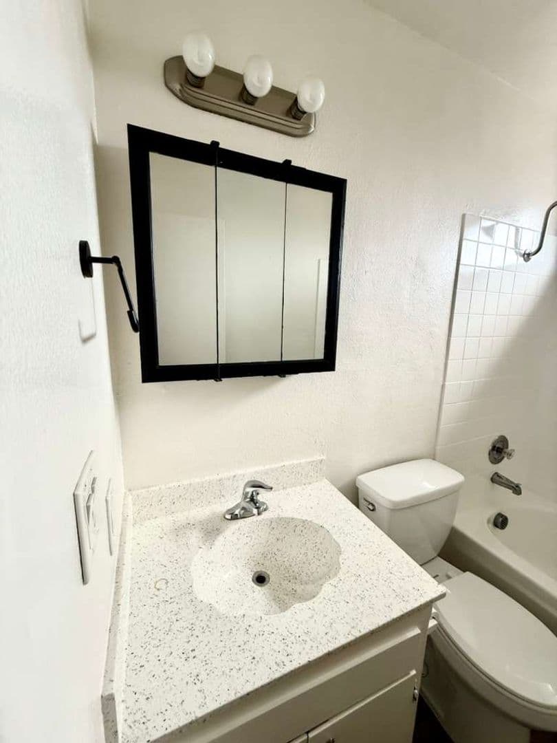 san diego Apartment: 1042 15th Sreet