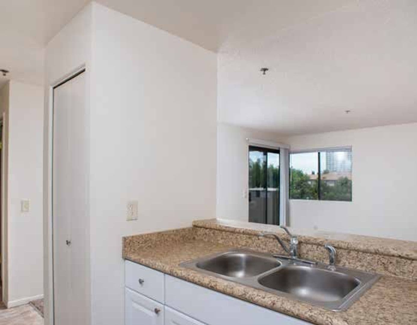 Chula Vista Apartment: 423 Church Ave