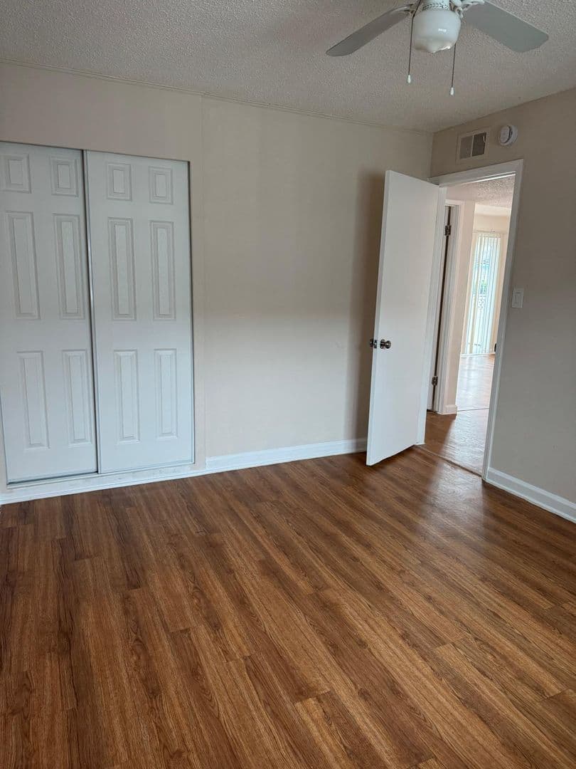 San Diego Apartment: 8501-49 Glenhaven