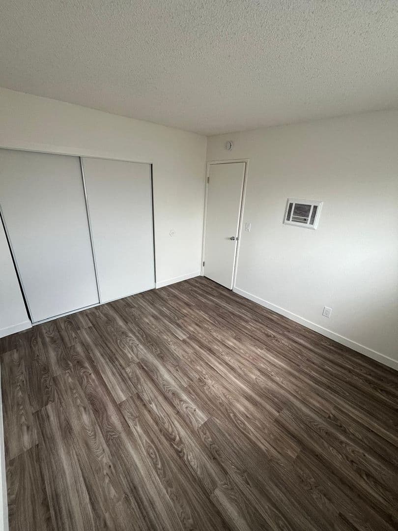 Imperial Beach Apartment: 1380 Hemlock ave