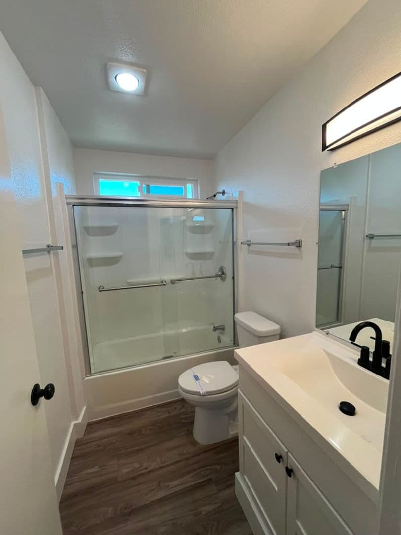 Imperial Beach Apartment: 1415 14th St.