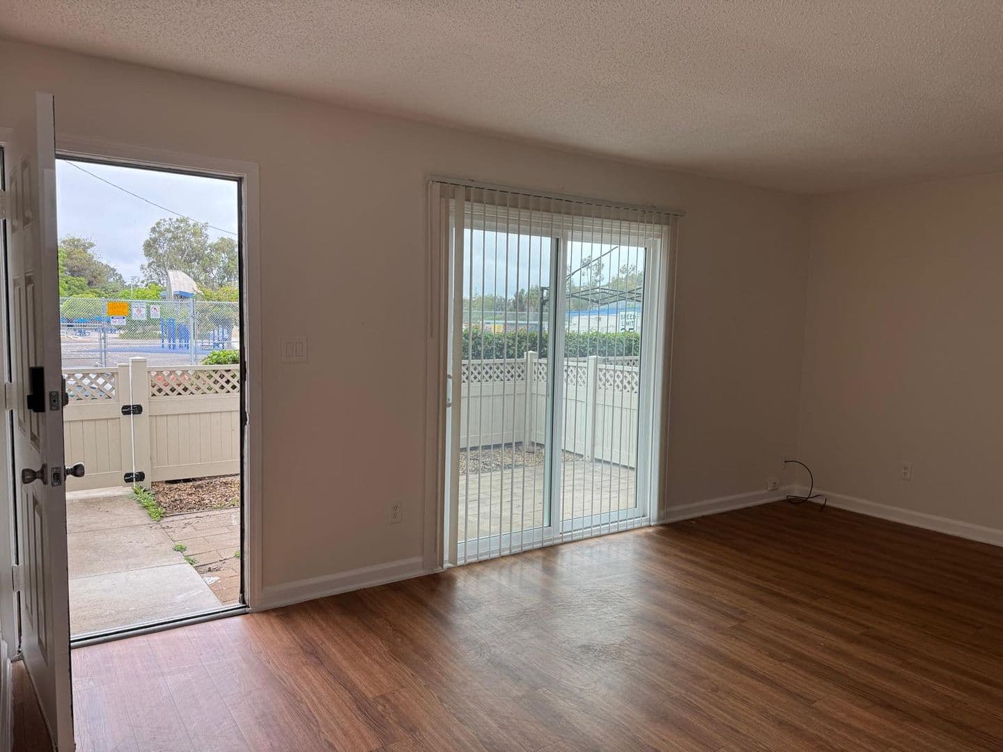 San Diego Apartment: 8501-49 Glenhaven