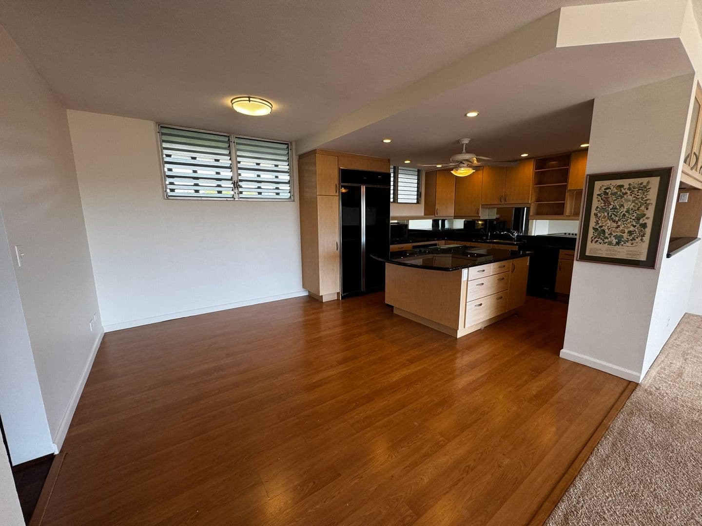 Honolulu Condo: 999 Wilder Ave #1403