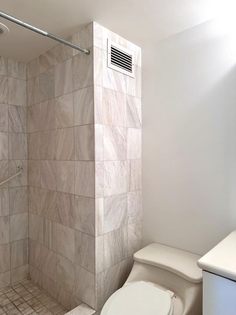 Honolulu Condo: Kahala Towers