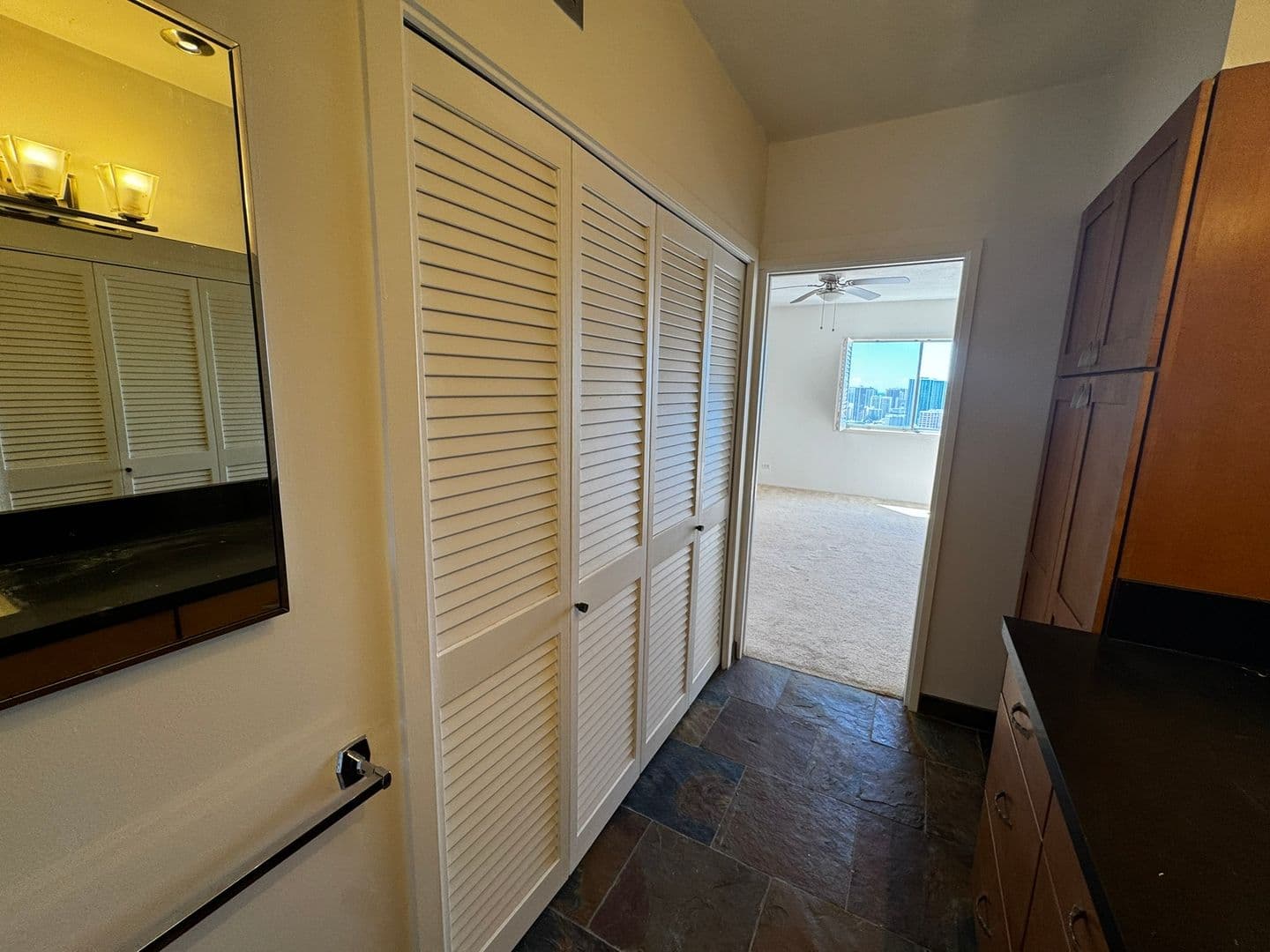 Honolulu Condo: 999 Wilder Ave #1403