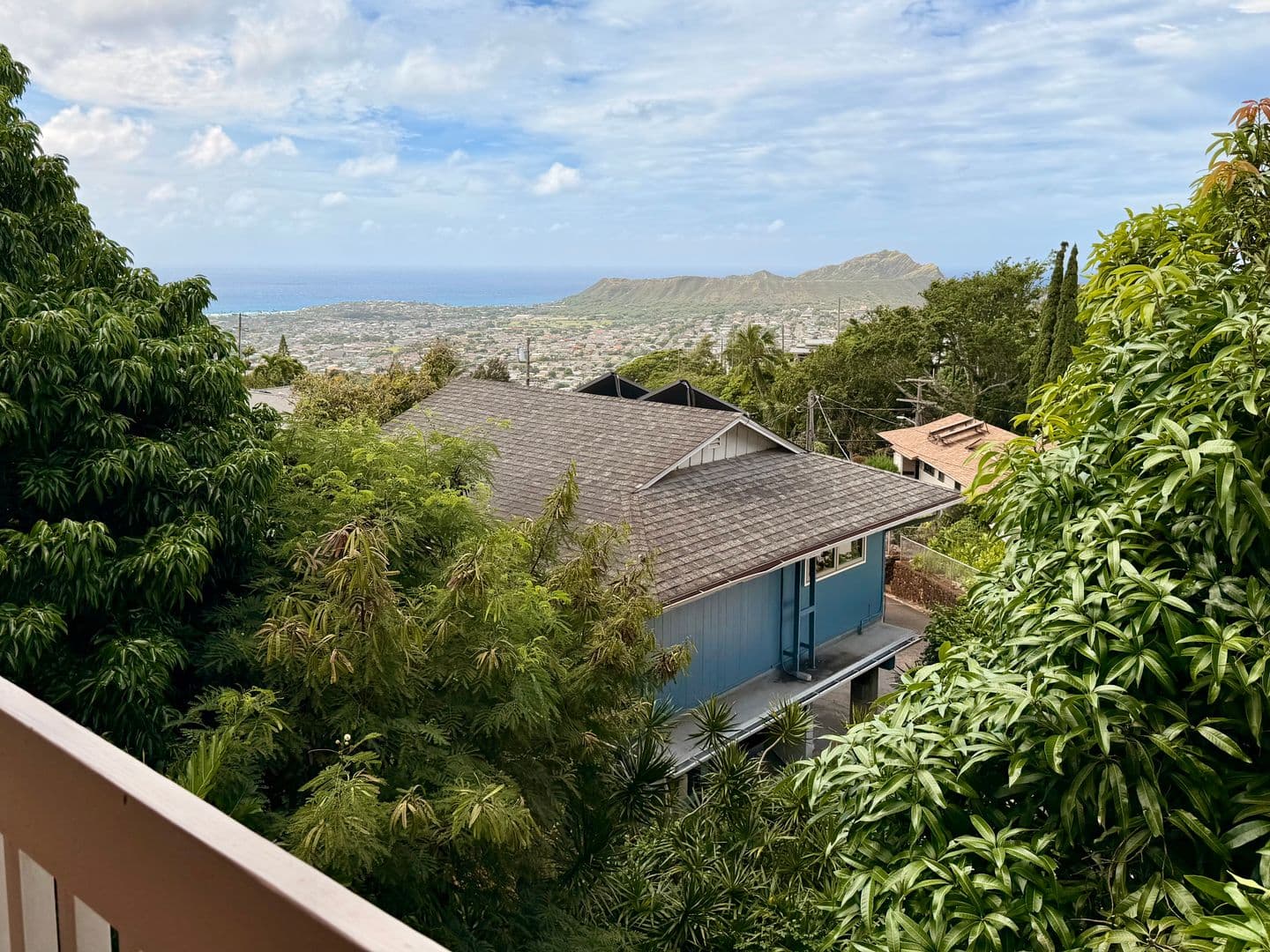 Honolulu House: 3739A Mariposa Dr.