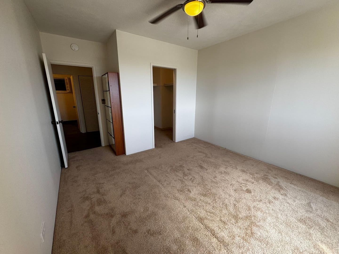 Honolulu Condo: 999 Wilder Ave #1403