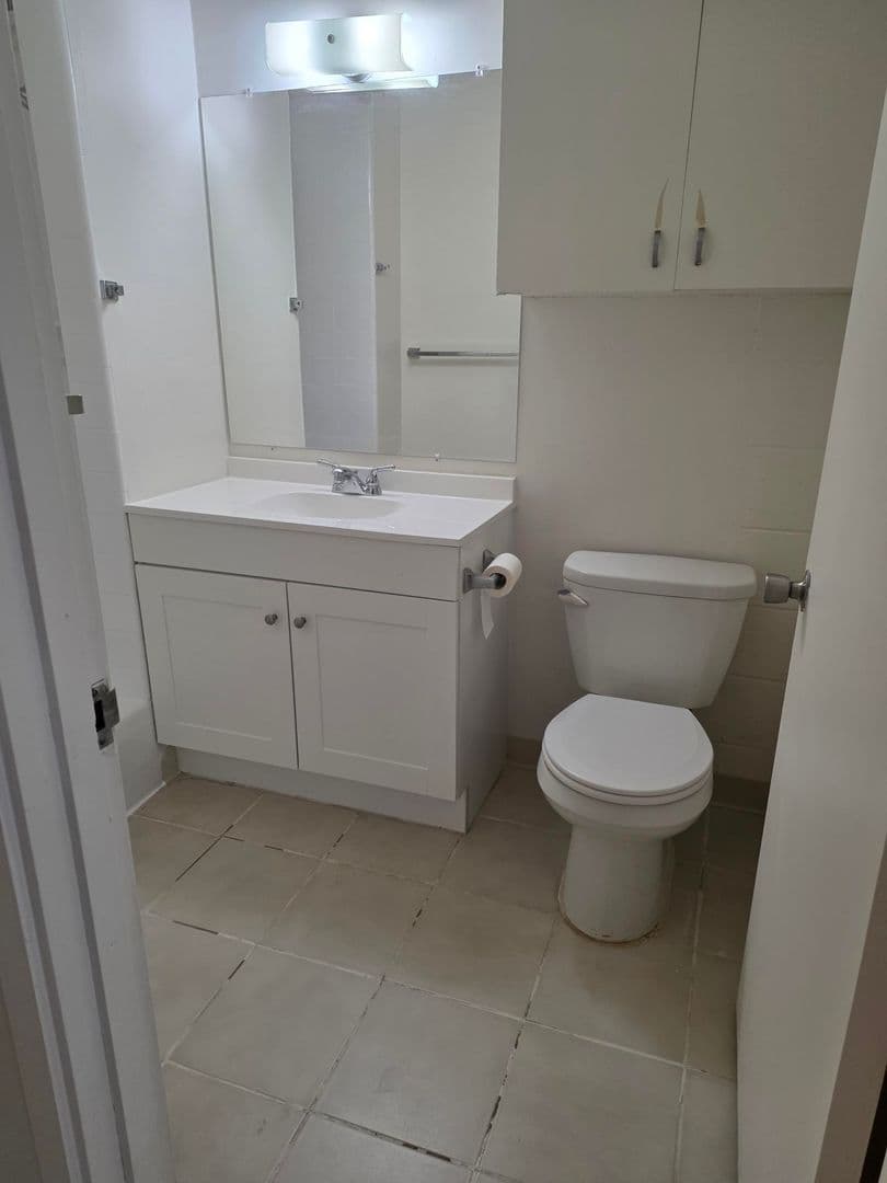 Honolulu Apartment: 1533 Liholiho St.