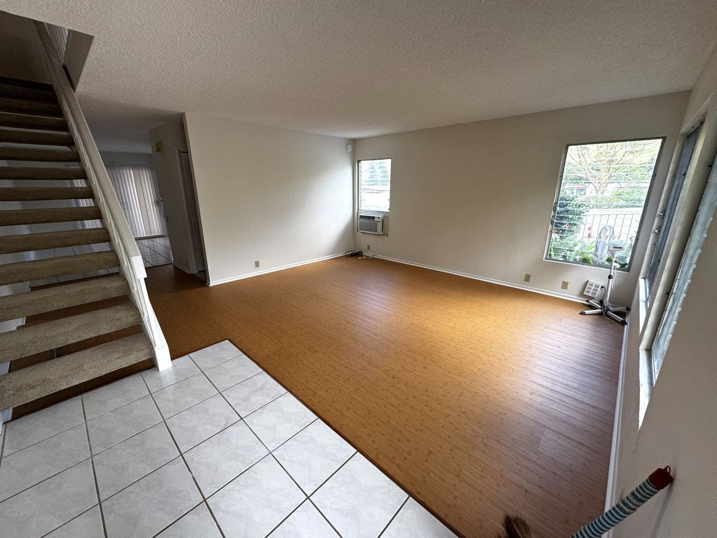 Honolulu House: 598 Hahaione Street #1G