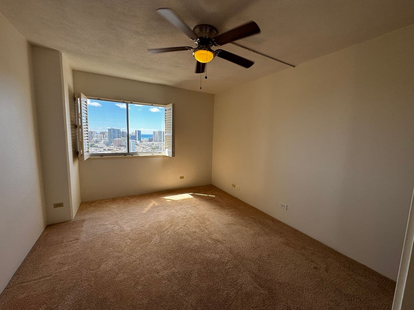 Honolulu Condo: 999 Wilder Ave #1403